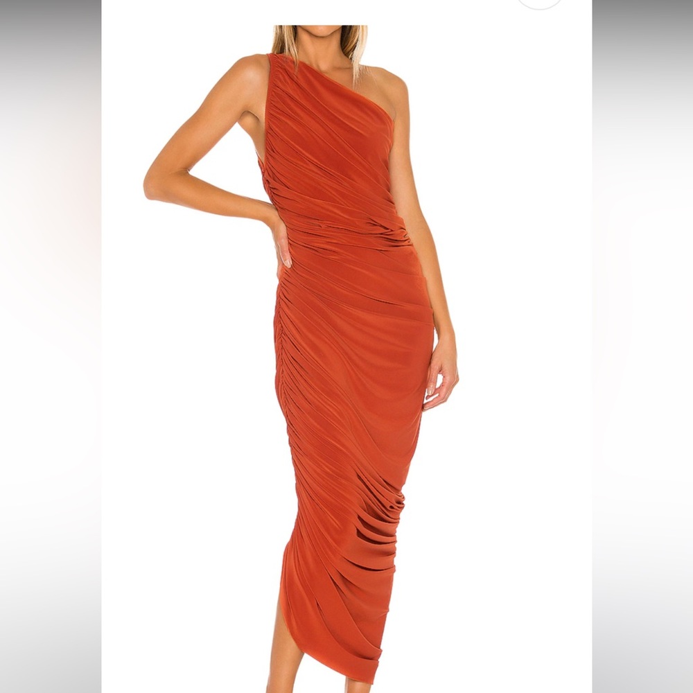 DIANA GOWN IN CINNAMON
Norma Kamali
Color: Cinnamon
Size: XS
